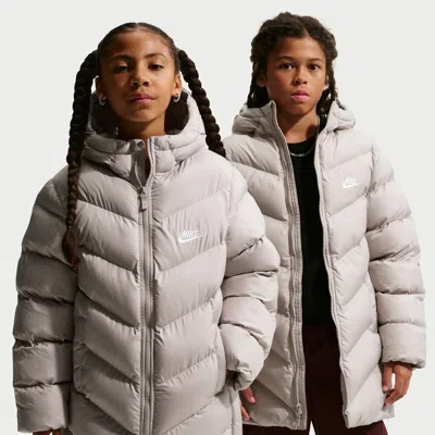 Nike Sportswear All Day Play Big Kids' Therma-fit Loose-fit Mid-length Puffer Jacket In Gray