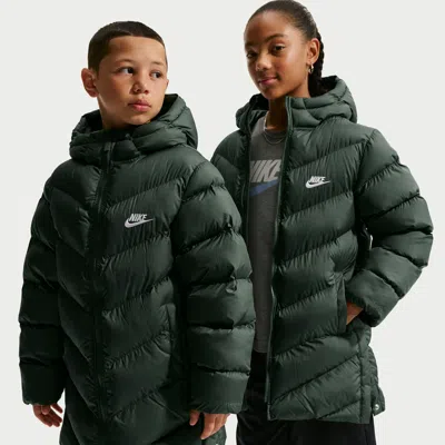 Nike Sportswear All Day Play Big Kids' Therma-fit Loose-fit Mid-length Puffer Jacket In Green