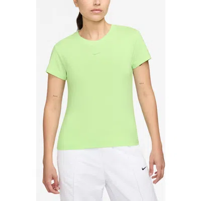 Nike Sportswear Club Chill Knit Mod Crop T-shirt