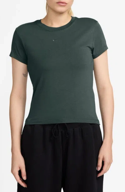 Nike Sportswear Club Chill Knit Mod Crop T-shirt In Green