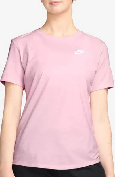 Nike Sportswear Club Essentials T-shirt In Pink