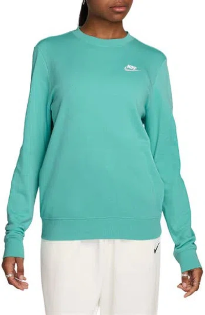 Nike Sportswear Club Fleece Crewneck Sweatshirt In Green Frost/white