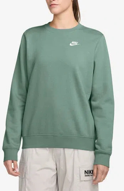 Nike Sportswear Club Fleece Crewneck Sweatshirt In Green
