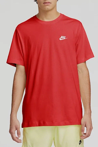 NIKE SPORTSWEAR CLUB GRAPHIC TEE IN UNIVERSITY RED, MEN'S AT URBAN OUTFITTERS