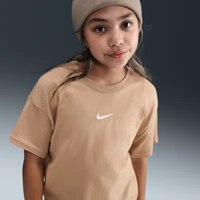 Nike Sportswear Essential Big Kids' (girls') T-shirt In Brown