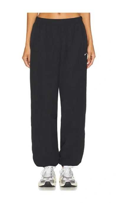Nike Sportswear Essential Jogger In Black & White