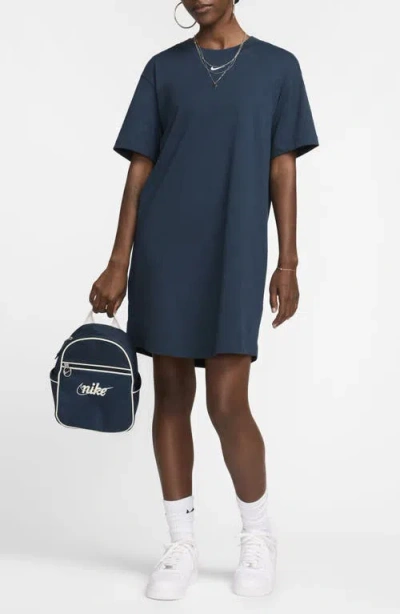 Nike Sportswear Essential T-shirt Dress
