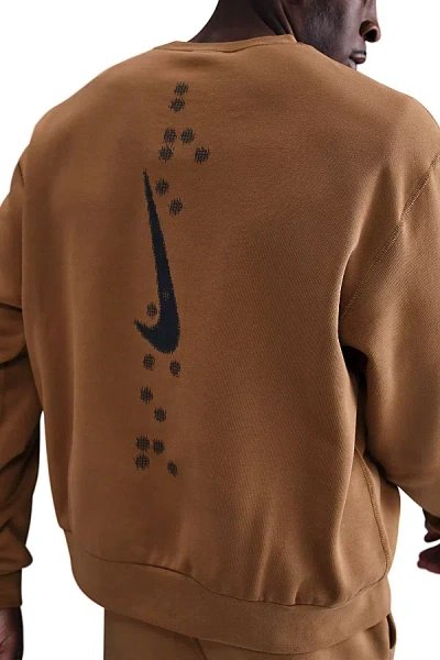 Nike Sportswear Fleece Crew Neck Sweatshirt In Mosswood Brown, Men's At Urban Outfitters