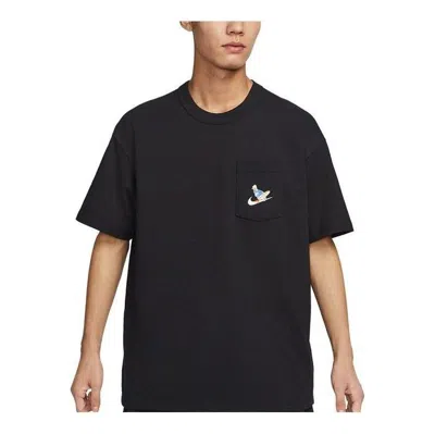 Nike Sportswear Premium Essentials T-shirt 'black'