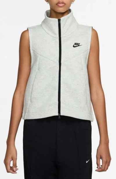 Nike Sportswear Tech Fleece Vest In Light Grey/heather/black
