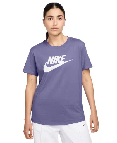 Nike Sportswear Women's Essentials Logo T-shirt