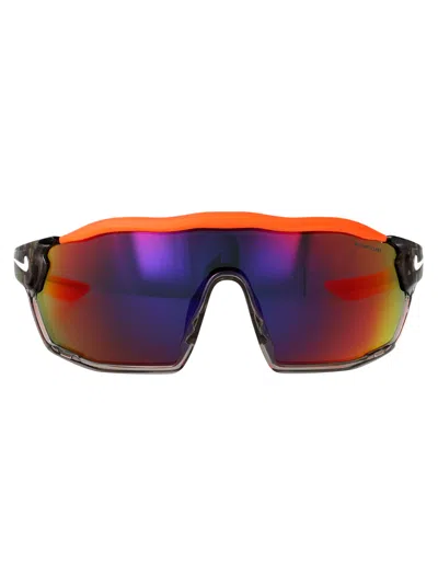 Nike Squared Sunglasses Showxrushedz7369 9 In White
