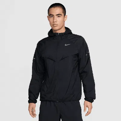 Nike Matte Finish Hooded Jacket With Angular Panel Design In White
