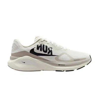 Pre-owned Nike Structure 26 'run Pack' | White | Men's Size 9.5