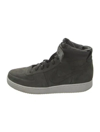 Pre-owned Nike Suede Sneakers In Green