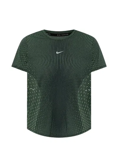 Nike Swift Aero-fit Logo-print T-shirt In Green