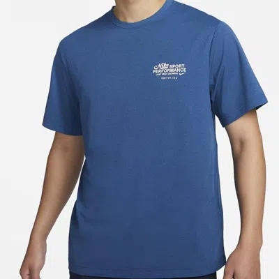 Nike 运动训练舒适 男子短袖t恤 In Blue