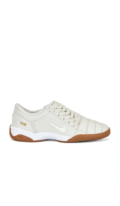 Nike T90 Se Sneaker In White