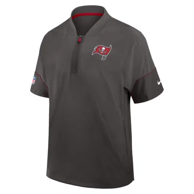 Nike Tampa Bay Buccaneers Sideline Coach  Men's Nfl 1/2-zip Short-sleeve Hooded Jacket In Gray