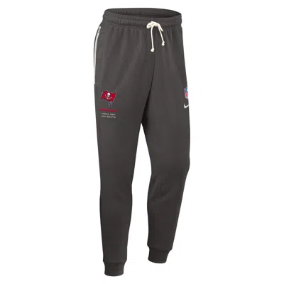 Nike Tampa Bay Buccaneers Sideline Standard Issue  Men's Dri-fit Nfl Taper Pants In Grey