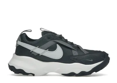 Pre-owned Nike Tc 7900 Metallic Platinum (women's) Sneakers In Anthracite/platinum Tint/smoke Grey