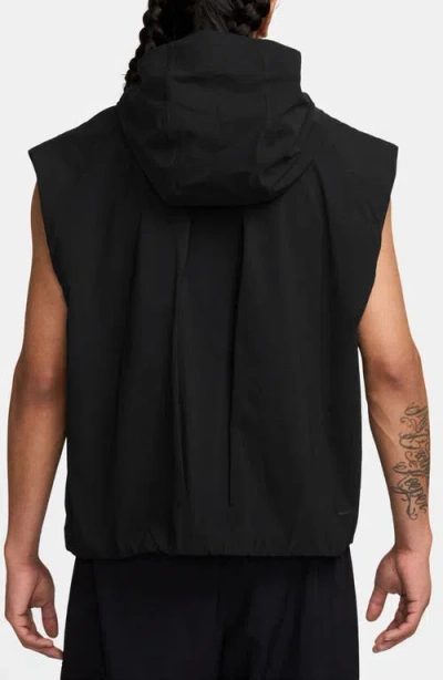 Nike Tech Ergonomic Vest In Black