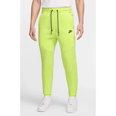 Nike Tech Fleece Joggers In Green