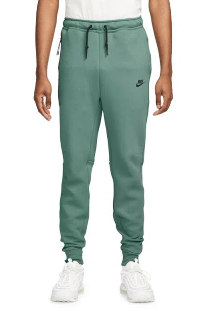 Nike Tech Fleece Joggers In Bicoastal/black