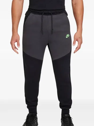 Nike Tech Fleece Joggers In Black