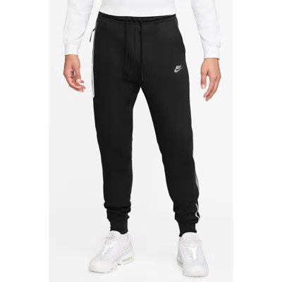 Nike Men's Tech Reflective Details Fleece Jogger Pants In Black