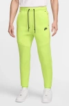 Nike Tech Fleece Joggers In Green