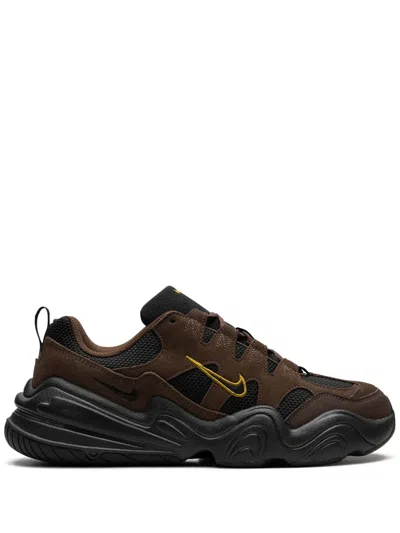 Nike Tech Hera "cacoa Wow" Sneakers In Brown