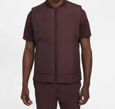 Nike Therma Fit Vest In Burgundy In Brown