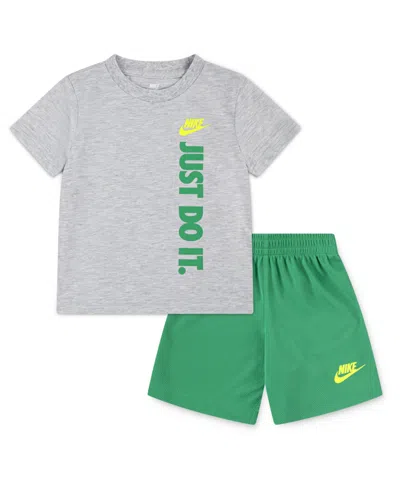 NIKE TODDLER BOYS 2-PIECE GRAPHIC T-SHIRT AND FRENCH TERRY SHORTS SET