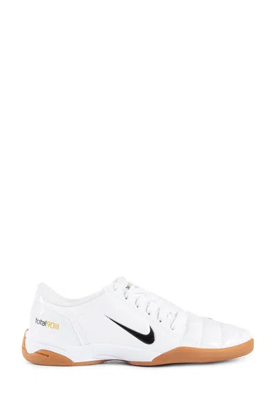 Nike Total 90 Sneakers In White