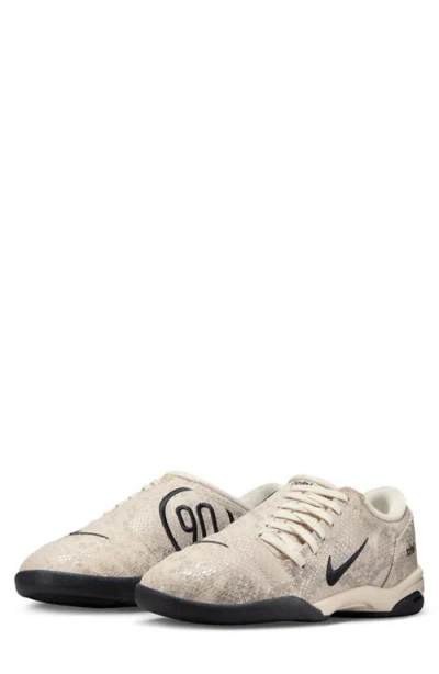 NIKE NIKE TOTAL 90 SOCCER SNEAKER