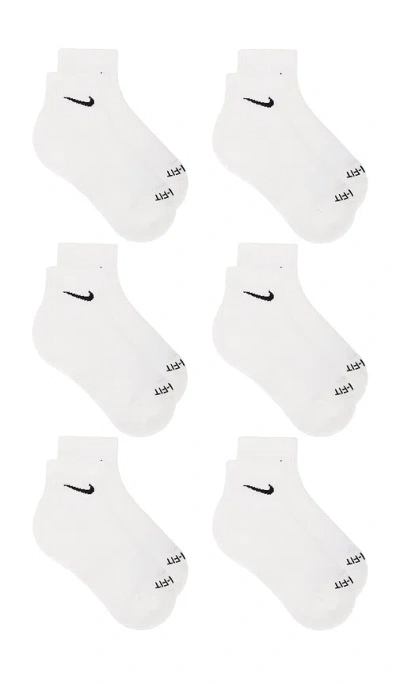 Nike Training 6 Pack Ankle Socks In White & Black