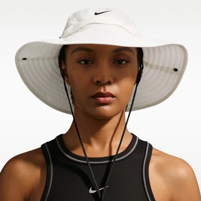 Nike Unisex Apex Dri-fit Bucket Hat In White