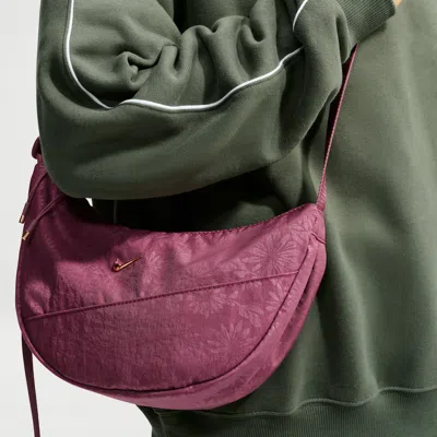 Nike Unisex Aura Floral Crescent Crossbody Bag (4l) In Red