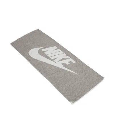 Nike Unisex Club Pool Towel In Black