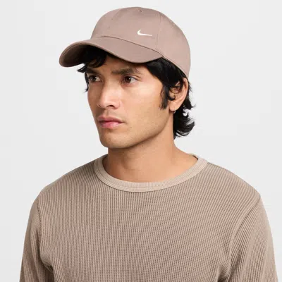 Nike Unisex Club Unstructured Cap In Brown