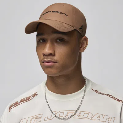 Nike Unisex Club Unstructured Cap In Brown