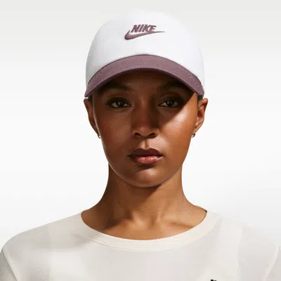Nike Unisex Club Unstructured Futura Wash Cap In White
