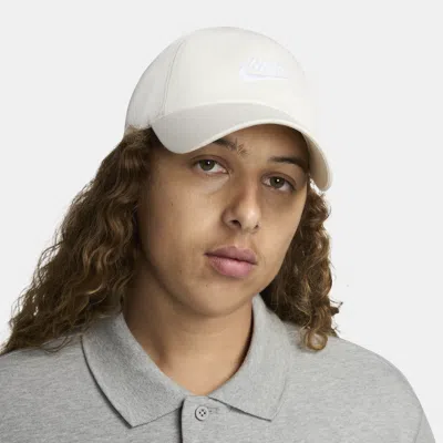 Nike Unisex Club Unstructured Futura Wash Cap In White
