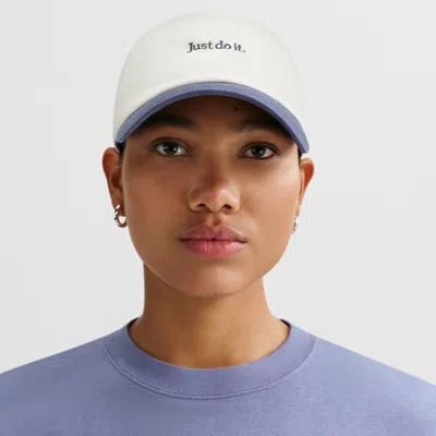 Nike Unisex Club Unstructured Jdi Cap In White