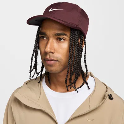 Nike Unisex Dri-fit Club Unstructured Featherlight Cap In Red