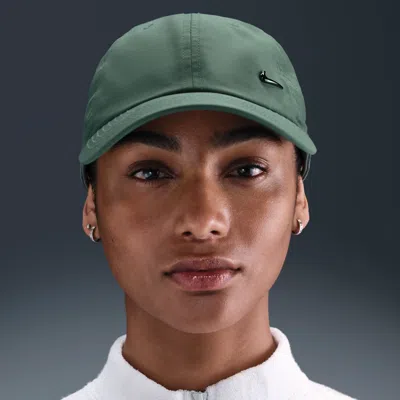 Nike Unisex Dri-fit Club Unstructured Metal Swoosh Cap In Gray