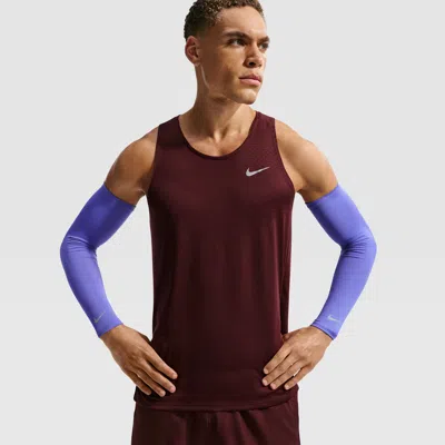 Nike Unisex Dri-fit Lightweight Sleeves 2.0 In Blue