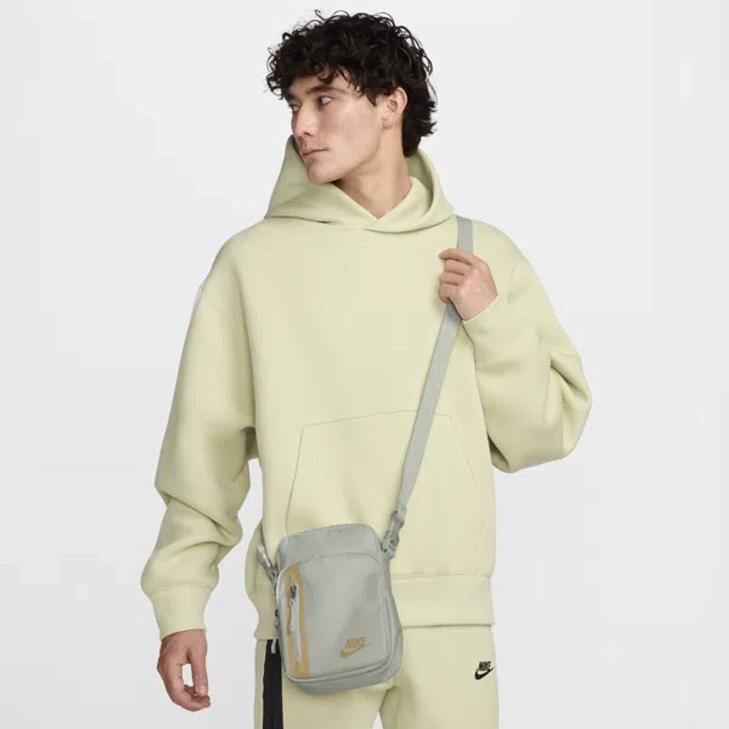 ⭐︎⭐︎nico⭐︎⭐︎ Nike Unisex Elemental Premium Crossbody Bag (4l) In Green