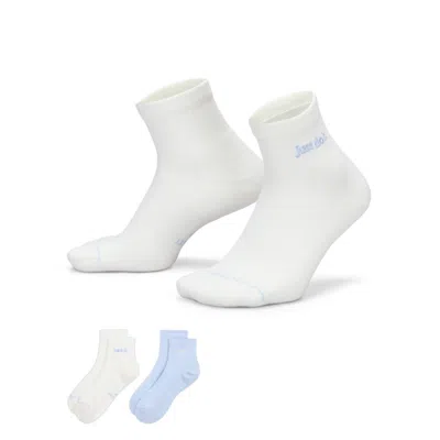 Nike Unisex Everyday Elevated Ankle Socks (2 Pairs) In White